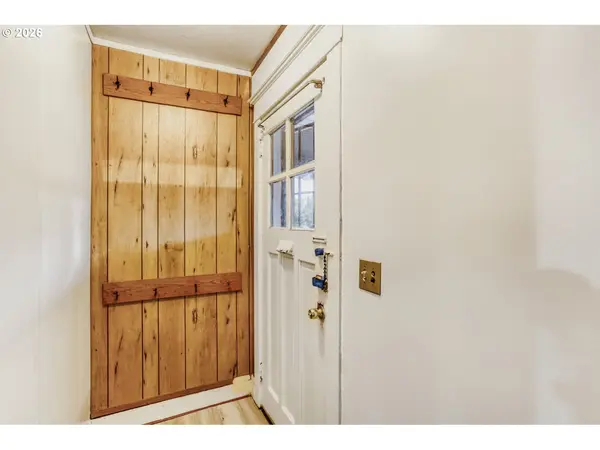 2145 SE CESAR E CHAVEZ BLVD, Portland, OR 97214