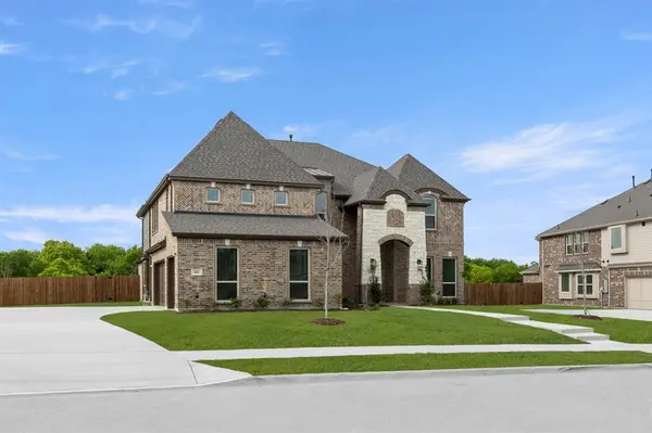 411 Hidden Lakes Drive, Desoto, TX 75115