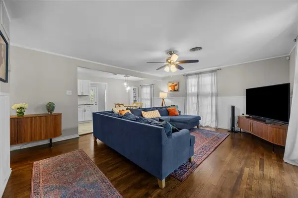 3829 Byers Avenue, Fort Worth, TX 76107