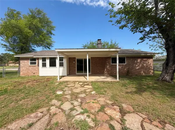 913 Jayellen Court, Burleson, TX 76028