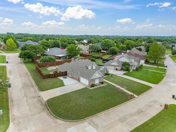 121 Daisey Lane, Justin, TX 76247