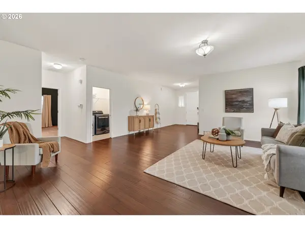 12425 SW Winterview DR, Tigard, OR 97224