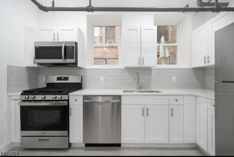 340 Fairmount Ave #C3, Jersey City, NJ 07306