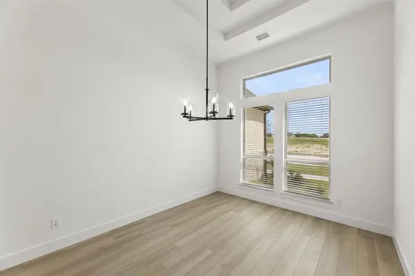 241 Broadmoor Lane, Ovilla, TX 75154