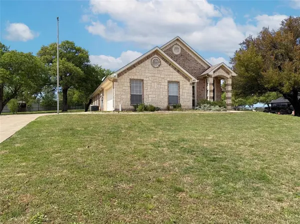 416 Fossil Rock Drive, Azle, TX 76020