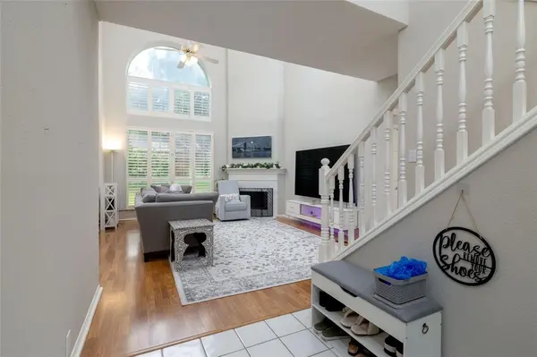 2206 Arbor Chase Circle, Arlington, TX 76011