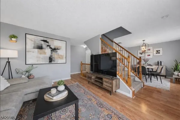 95 Vaughan Dr, Newark City, NJ 07103