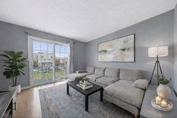 95 Vaughan Dr, Newark City, NJ 07103