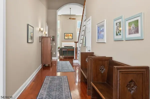 23 Schindler Ct, Franklin Twp., NJ 08873