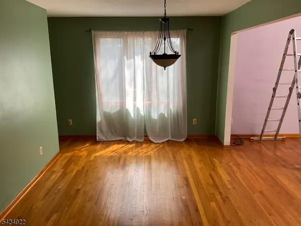 910 Orchard Ter, Linden City, NJ 07036