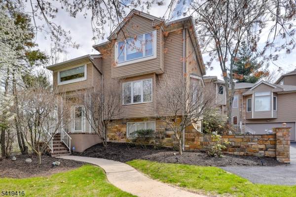 18 Dockery Dr, West Orange Twp., NJ 07052