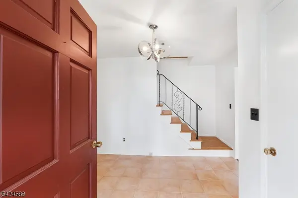 5 Foxwood Ln, Randolph Twp., NJ 07869