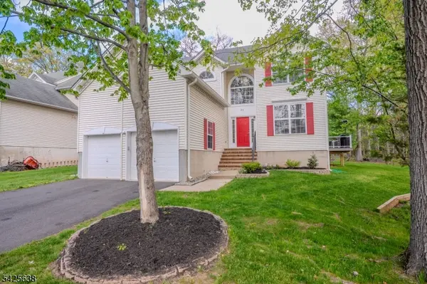 23 Huntley Way, Bridgewater Twp., NJ 08807