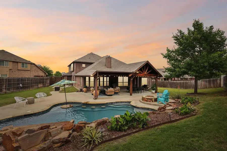 8100 Bonanza Street, Aubrey, TX 76227