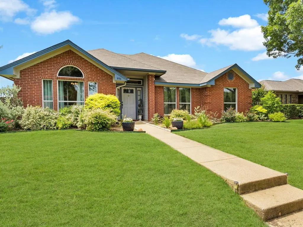806 Red Oak Drive, Lewisville, TX 75067