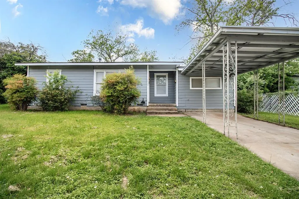 1928 S Walnut Street, Brady, TX 76825