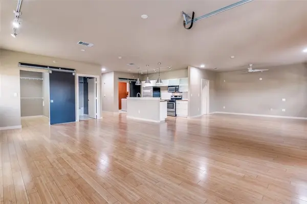 1111 S Akard Street #300, Dallas, TX 75215