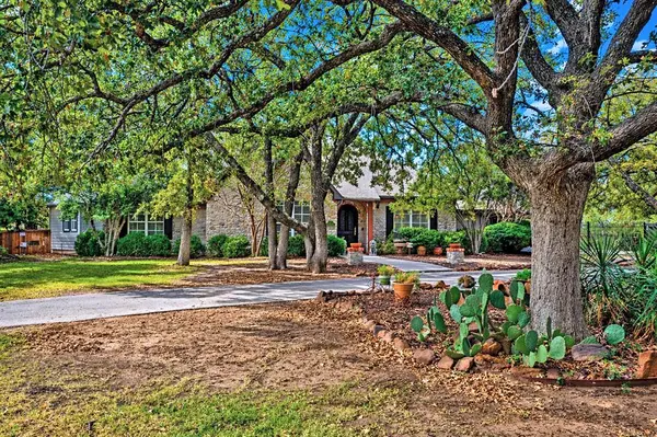 15 Oak Bluff Drive, Cross Roads, TX 76227