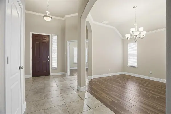 12016 Olinger Drive, Fort Worth, TX 76108