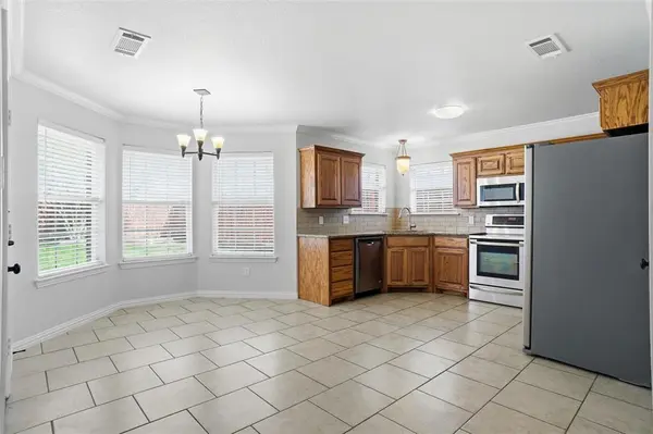 8102 Melrose Street E, White Settlement, TX 76108