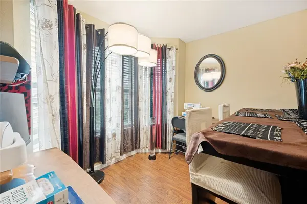 229 Chalk Mountain Drive, Fort Worth, TX 76140