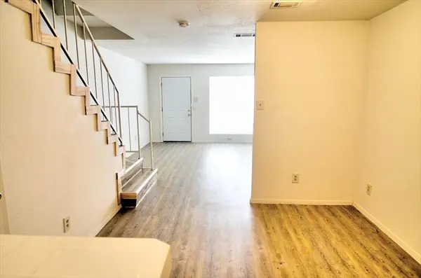 9563 Olde Towne Row, Dallas, TX 75227