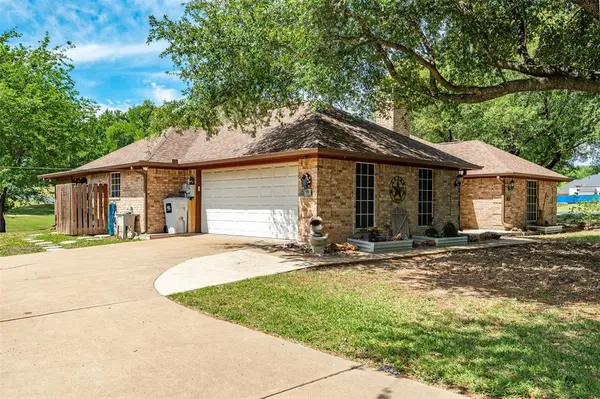 500 Seneca Drive, Waxahachie, TX 75165