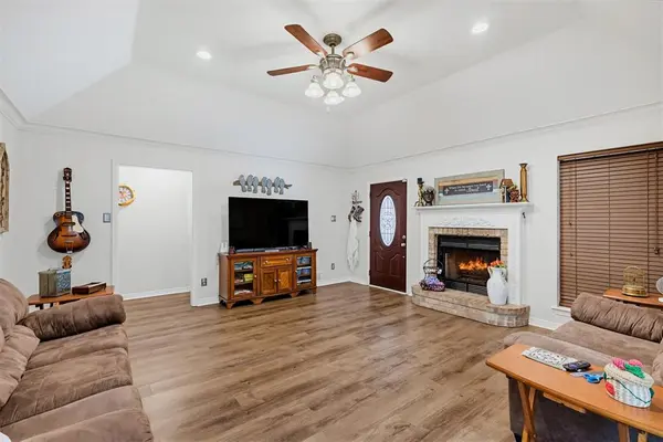 500 Seneca Drive, Waxahachie, TX 75165