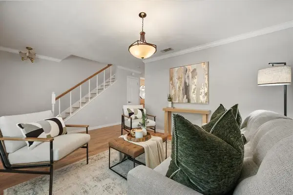 1229 Roaring Springs Road, Fort Worth, TX 76114