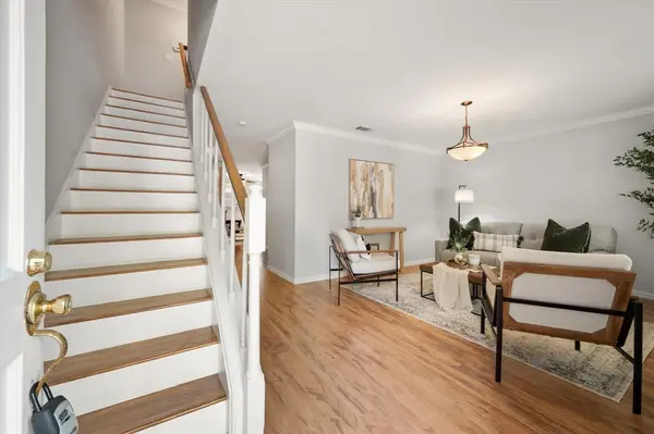 1229 Roaring Springs Road, Fort Worth, TX 76114