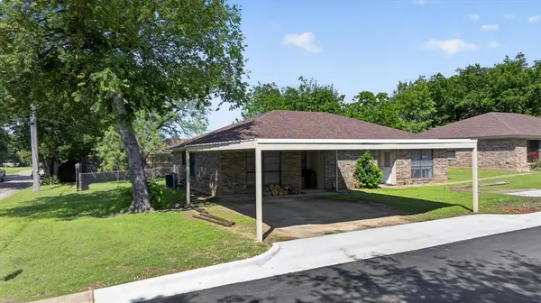 601-603 Clay Street, Glen Rose, TX 76043