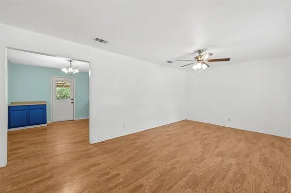 214 Wildflower Drive, Gun Barrel City, TX 75156