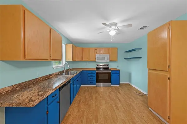 214 Wildflower Drive, Gun Barrel City, TX 75156