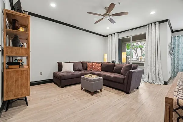 330 Las Colinas Boulevard #118, Irving, TX 75039