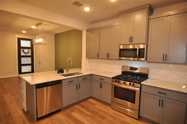 9020 Brook Hill Lane, Fort Worth, TX 76244