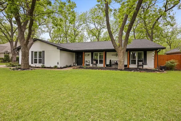 8513 Ravenswood Road, Granbury, TX 76049