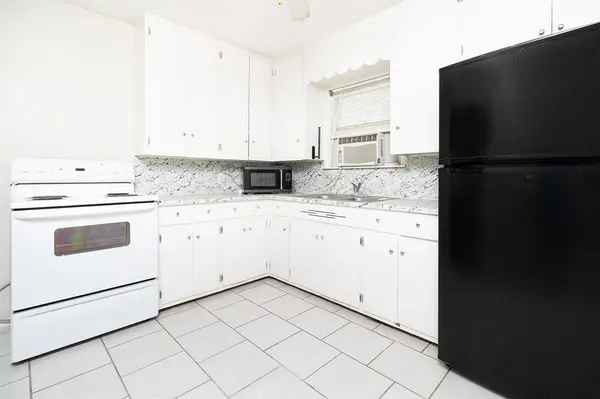 1928 S Walnut Street, Brady, TX 76825