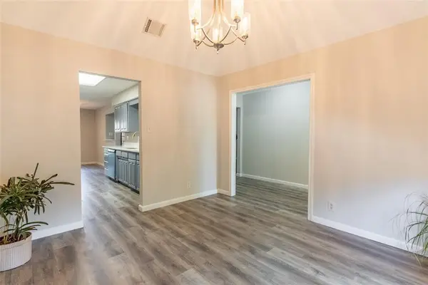 5201 Rustle Leaf Drive, Arlington, TX 76017