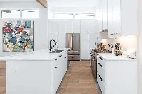 4202 Bonham Street, Dallas, TX 75229