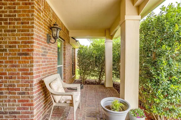 1012 Cutting Horse Drive, Mansfield, TX 76063