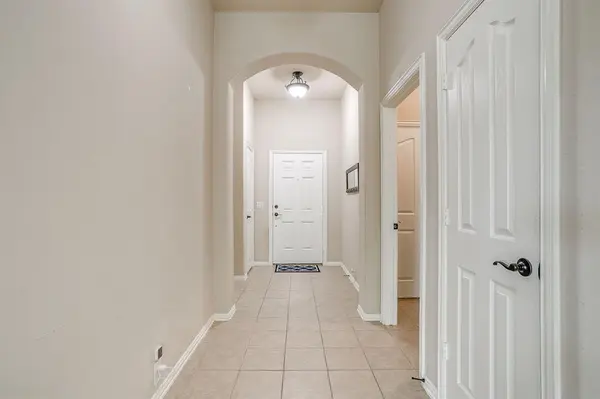 1012 Cutting Horse Drive, Mansfield, TX 76063