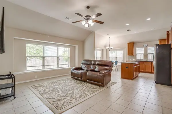 1012 Cutting Horse Drive, Mansfield, TX 76063