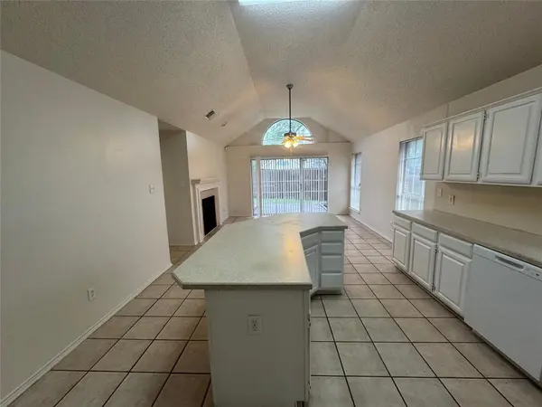 959 Grasswood Court, Arlington, TX 76017