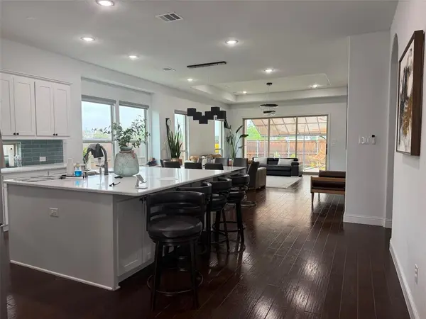 12513 Royal Oaks Lane, Farmers Branch, TX 75234