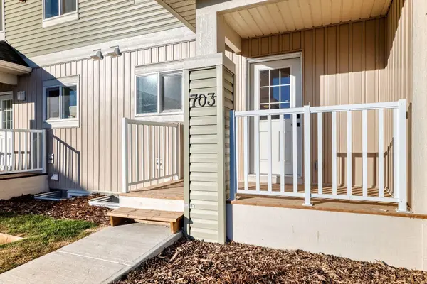 703 Clover RD, Carstairs, AB T0M0N0