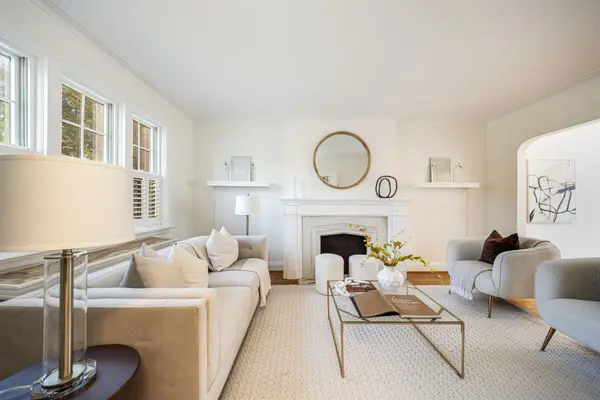 165 Divadale DR, Toronto C11, ON M4G 2P5