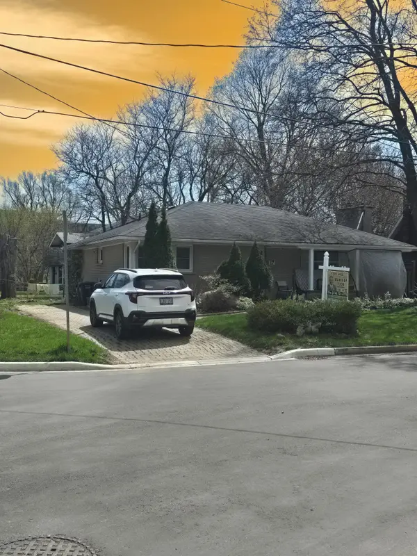 17 Armstrong ST, Brampton, ON L6W 1W7