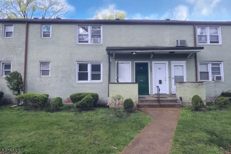 592 Sherman Ave #D1, Roselle Boro, NJ 07203