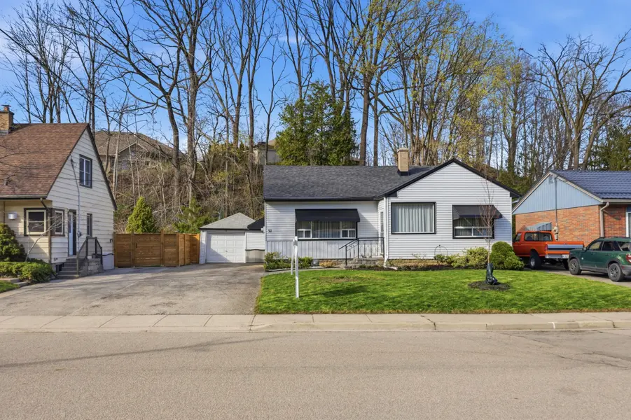 37 Central Park AVE, Hamilton, ON L9H 2M5