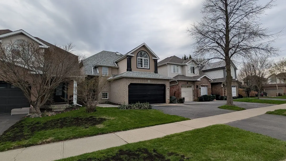 10 Periwinkle WAY, Guelph, ON N1L 1H8